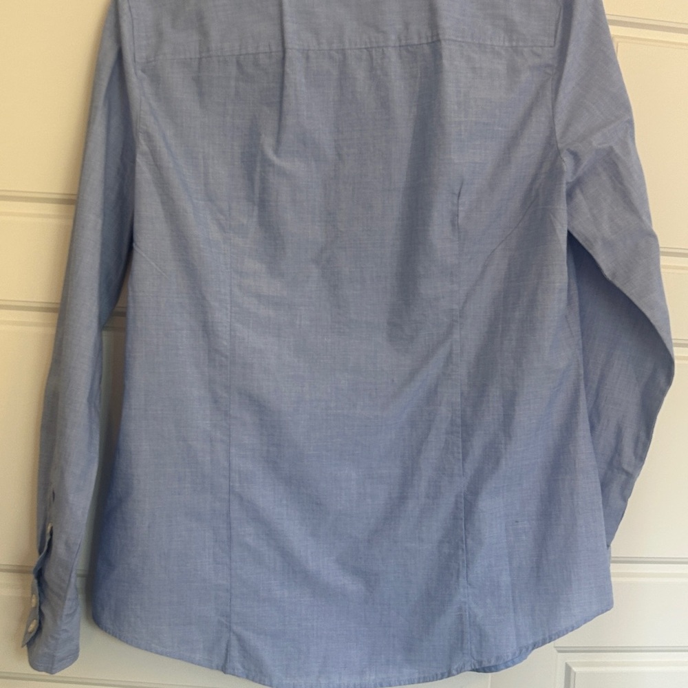 J. Crew Women’s 100% Cotton Button-Up Shirt in Light Blue Size Medium - Picture 7 of 7